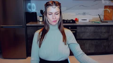 Snapshot of alexiayellow chatting on February 13, 12:24 am Alexia online show from February 13, 12:24 am