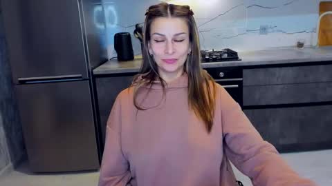 Snapshot of alexiayellow chatting on February 25, 12:03 am Alexia online show from February 25, 12:03 am