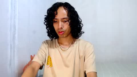 Alexis online show from May 22, 2:12 pm