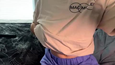 Alexis online show from December 6, 6:39 pm