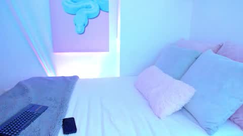 Snapshot of alexis_rosses chatting on November 12, 11:21 am Alexiis 3 online show from November 12, 11:21 am