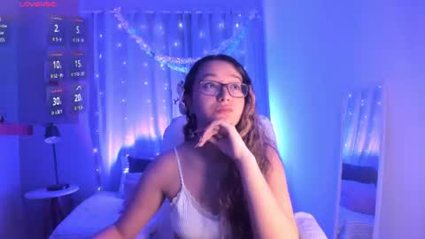 Snapshot of alexis_scott__ chatting on June 25, 2:10 pm alexis_scott__ online show from June 25, 2:10 pm