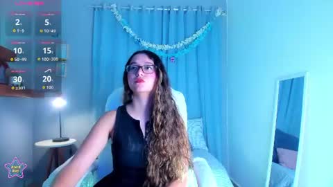 Snapshot of alexis_scott__ chatting on June 27, 2:12 pm alexis_scott__ online show from June 27, 2:12 pm