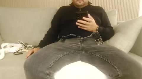 Slave Alex online show from November 5, 6:52 pm