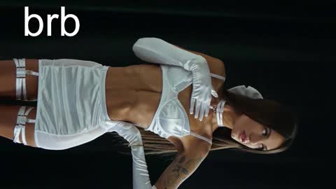 Snapshot of alexisl0ve chatting on October 2, 8:05 pm Alexis Mon Tue Wed Thu Fri 7 GMT 0100am-0700am online show from October 2, 8:05 pm