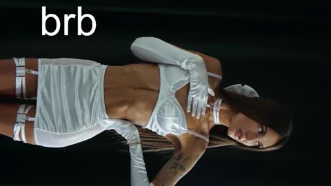 Snapshot of alexisl0ve chatting on October 21, 8:20 pm Alexis Mon Tue Wed Thu Fri 7 GMT 0100am-0700am online show from October 21, 8:20 pm