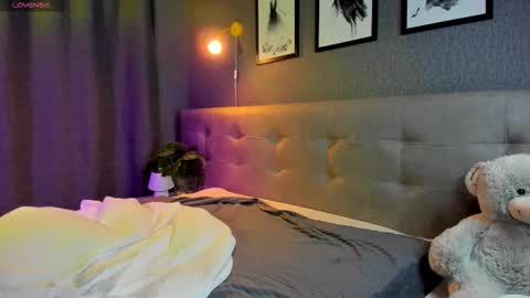 Snapshot of alexisl0ve chatting on November 3, 8:10 pm Alexis Mon Tue Wed Thu Fri 7 GMT 0100am-0700am online show from November 3, 8:10 pm