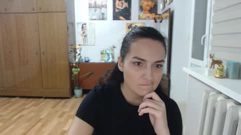 AlexisMillers online show from December 4, 11:35 pm