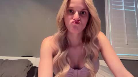 alexispaige06 online show from January 14, 12:05 am