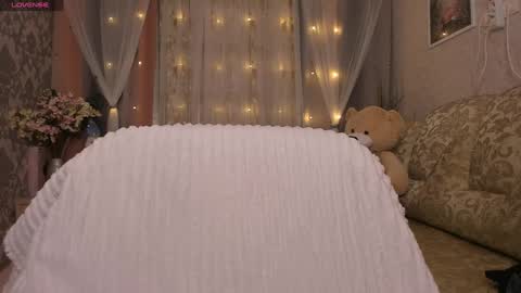 Snapshot of alexissadele chatting on December 11, 1:15 am Amely online show from December 11, 1:15 am