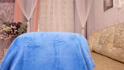 Snapshot of alexissadele chatting on February 12, 1:19 am Amely online show from February 12, 1:19 am