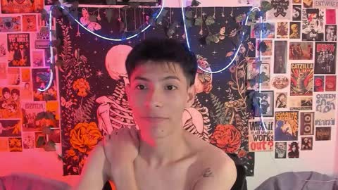 Snapshot of alexitop_ chatting on February 19, 1:34 am Alexito online show from February 19, 1:34 am