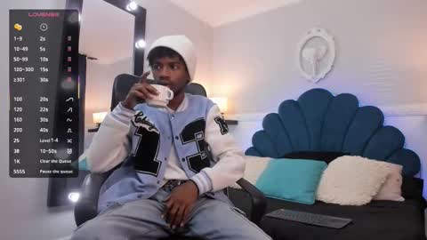 Alex Jaccob online show from October 25, 1:18 pm