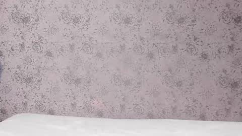 Snapshot of alexlockwood_ chatting on February 26, 5:17 am Alex online show from February 26, 5:17 am