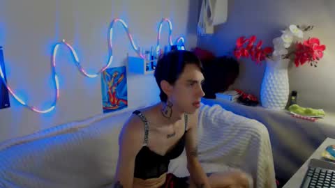 alexnaughty14 online show from October 24, 9:17 am