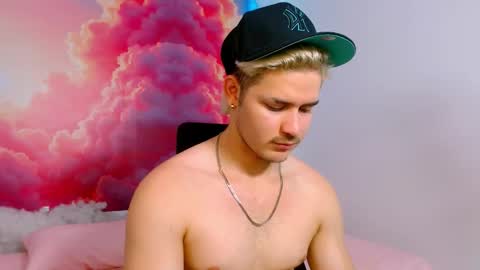 Alex online show from November 8, 7:01 pm