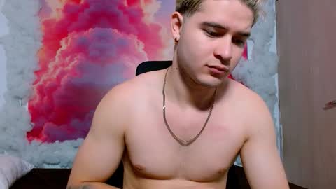 Alex online show from November 18, 7:07 pm