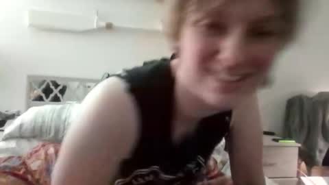 Snapshot of alexsilveredge chatting on December 17, 4:35 pm Alex online show from December 17, 4:35 pm