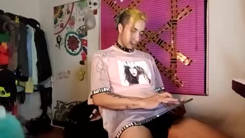 Snapshot of alexstrangerlove chatting on October 26, 3:12 am Jhonny online show from October 26, 3:12 am