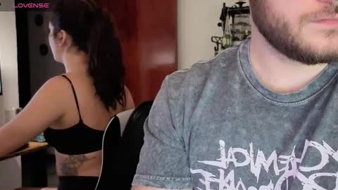 Snapshot of alexteasse chatting on February 18, 12:28 am Alex online show from February 18, 12:28 am