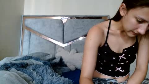 Snapshot of alexvsluisa chatting on June 7, 2:54 pm alex y luisa online show from June 7, 2:54 pm