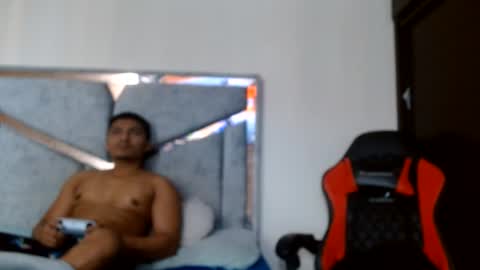 Snapshot of alexvsluisa chatting on July 9, 4:11 pm alex y luisa online show from July 9, 4:11 pm