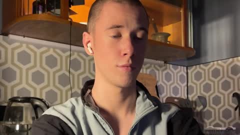 Alex online show from December 17, 12:01 am