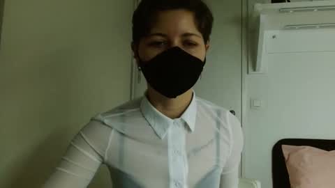 Snapshot of alexxa131 chatting on February 1, 1:26 am fallen angel17 online show from February 1, 1:26 am