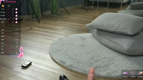 Snapshot of alexxiskye chatting on December 24, 9:39 am alexxiskye online show from December 24, 9:39 am