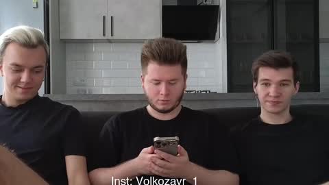 Snapshot of alexxx_d chatting on October 8, 12:36 pm AlexDimaIgor online show from October 8, 12:36 pm