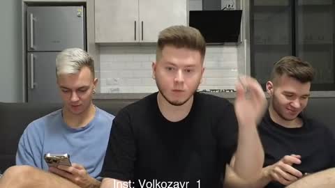 Snapshot of alexxx_d chatting on October 15, 8:31 pm AlexDimaIgor online show from October 15, 8:31 pm