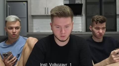 Snapshot of alexxx_d chatting on October 18, 7:58 pm AlexDimaIgor online show from October 18, 7:58 pm