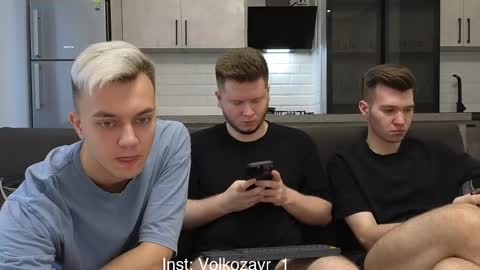 Snapshot of alexxx_d chatting on October 19, 1:23 pm AlexDimaIgor online show from October 19, 1:23 pm