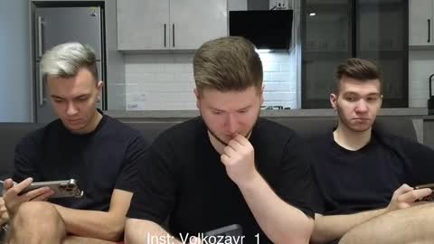 Snapshot of alexxx_d chatting on October 21, 1:45 pm AlexDimaIgor online show from October 21, 1:45 pm