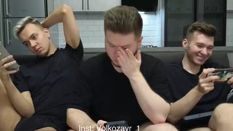 Snapshot of alexxx_d chatting on October 22, 8:41 pm AlexDimaIgor online show from October 22, 8:41 pm