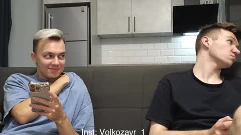 Snapshot of alexxx_d chatting on October 28, 8:11 pm AlexDimaIgor online show from October 28, 8:11 pm