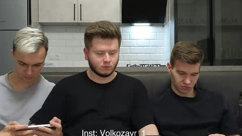 Snapshot of alexxx_d chatting on November 3, 7:37 pm AlexDimaIgor online show from November 3, 7:37 pm