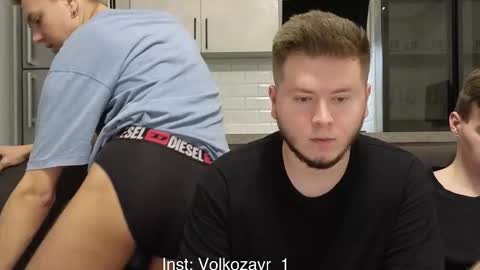 Snapshot of alexxx_d chatting on November 14, 7:45 pm AlexDimaIgor online show from November 14, 7:45 pm