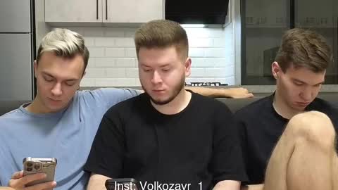 Snapshot of alexxx_d chatting on November 15, 1:29 pm AlexDimaIgor online show from November 15, 1:29 pm