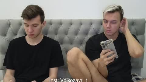 Snapshot of alexxx_d chatting on November 17, 8:03 pm AlexDimaIgor online show from November 17, 8:03 pm