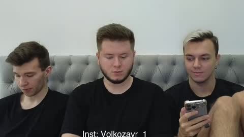 Snapshot of alexxx_d chatting on November 18, 8:13 pm AlexDimaIgor online show from November 18, 8:13 pm