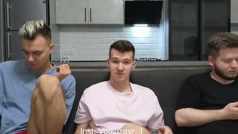 Snapshot of alexxx_d chatting on November 26, 10:44 pm AlexDimaIgor online show from November 26, 10:44 pm