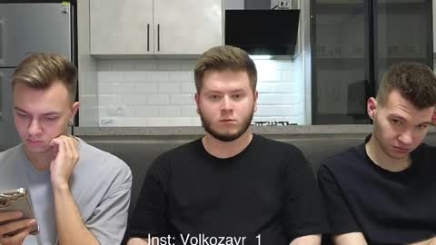 Snapshot of alexxx_d chatting on November 28, 8:22 pm AlexDimaIgor online show from November 28, 8:22 pm