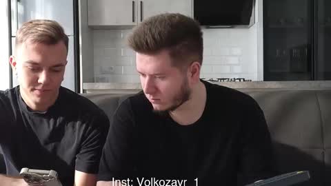 Snapshot of alexxx_d chatting on November 30, 8:18 am AlexDimaIgor online show from November 30, 8:18 am