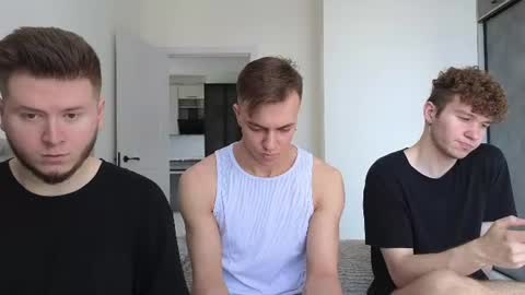 Snapshot of alexxx_d chatting on June 17, 9:01 am AlexDimaIgor online show from June 17, 9:01 am