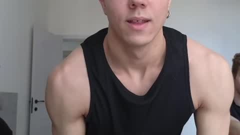 Snapshot of alexxx_d chatting on June 20, 8:39 am AlexDimaIgor online show from June 20, 8:39 am