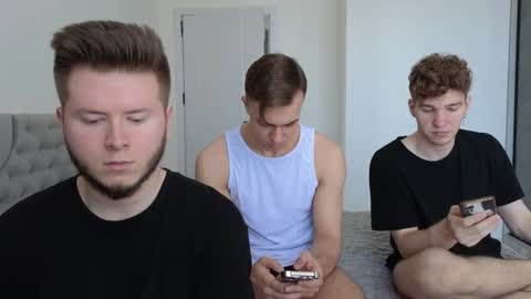 Snapshot of alexxx_d chatting on June 29, 10:15 am AlexDimaIgor online show from June 29, 10:15 am