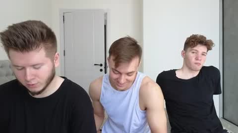 Snapshot of alexxx_d chatting on July 4, 8:42 am AlexDimaIgor online show from July 4, 8:42 am