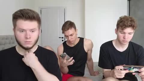 Snapshot of alexxx_d chatting on July 8, 8:41 am AlexDimaIgor online show from July 8, 8:41 am