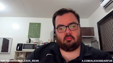 Snapshot of alexxxbear chatting on February 22, 4:29 am alexxxbear online show from February 22, 4:29 am